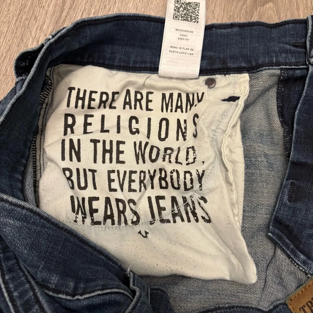 True Religion Jeans GENO Flap Single End Relaxed Slim Size 38